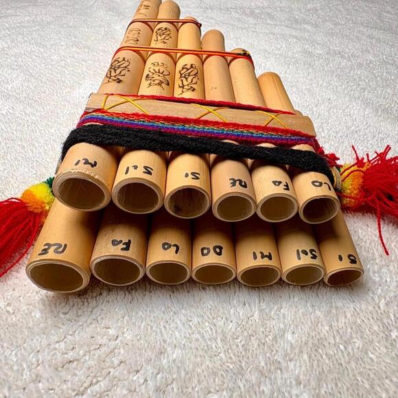 Handmade Peruvian Zampona Pan Flute: 13 Pipes + Native Fabric Case - Picture 5 of 9
